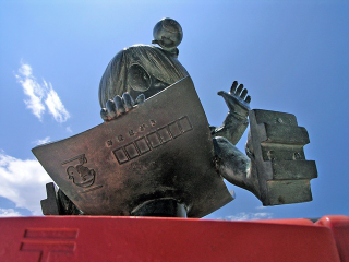 Illustration for article titled Unique Japanese Mail Boxes Are Wonderful in Rain or Shine
